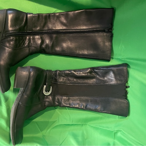 Naturalizer black leather (comfort panel) zip up boots. Preowned sz 7 - Picture 7 of 7